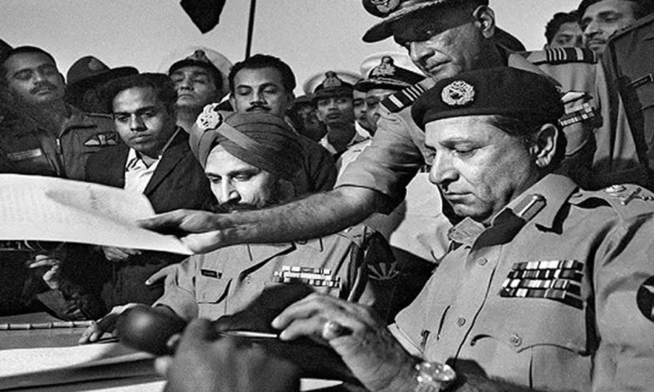 বাংলাদেশের স্বাধীনতা অর্জনে ভারতের অবদান কী?