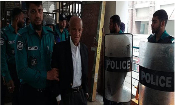 কাঠগড়ায় কাঁদতে কাঁদতে যা বললেন কামাল মজুমদার 