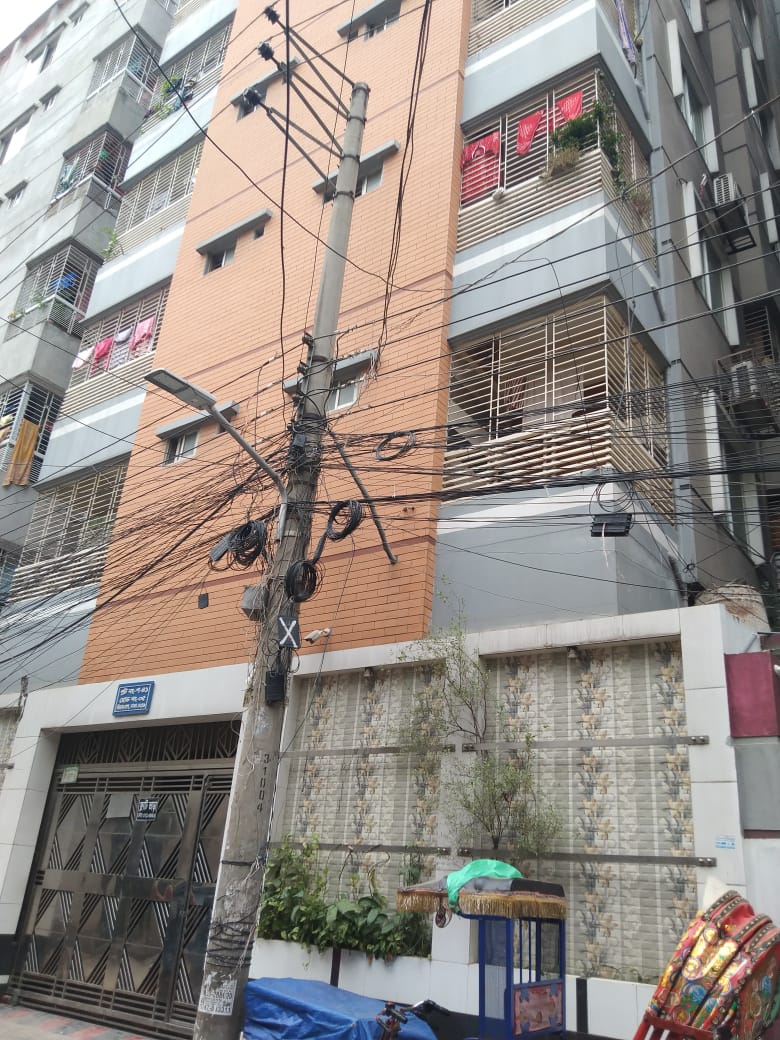 ঢাকায় তাদের আলিশান বাড়ি