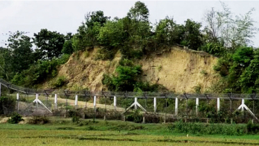 সীমান্তে মিয়ানমার থেকে ছোড়া গুলিতে বাংলাদেশিসহ আহত ২
