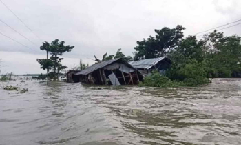 বৃষ্টির চাপ বাড়ায় ছয় জেলায় বন্যার শঙ্কা
